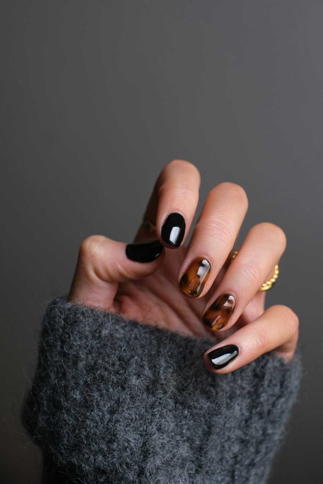 Red gel manicure with nail art